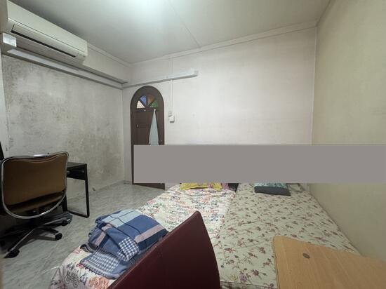 623 Bukit Batok Central HDB Apartment Room Rental, $1,200, 1 Bed 1 Bath 120 sqft $10.00 psf