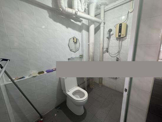 623 Bukit Batok Central HDB Apartment Room Rental, $1,200, 1 Bed 1 Bath 120 sqft $10.00 psf