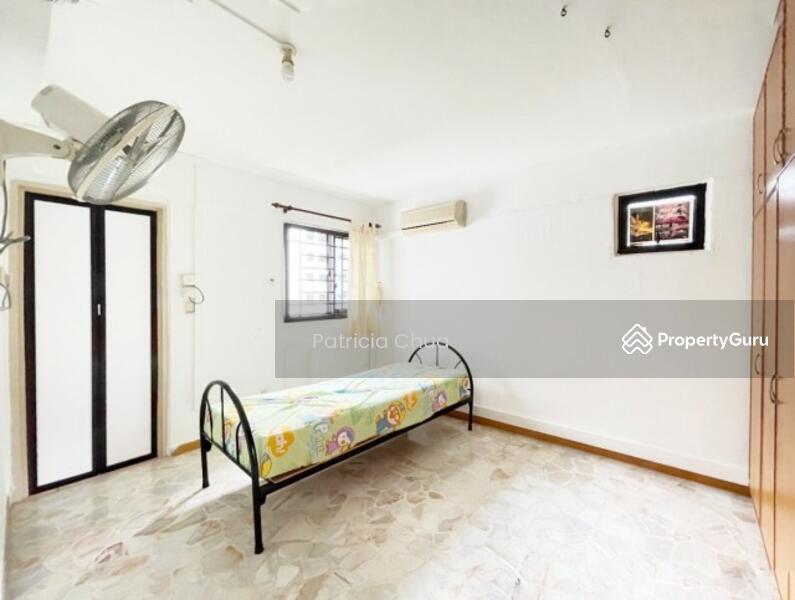 Prop-GPT: HDB Flat: D16  709 Bedok Reservoir Road