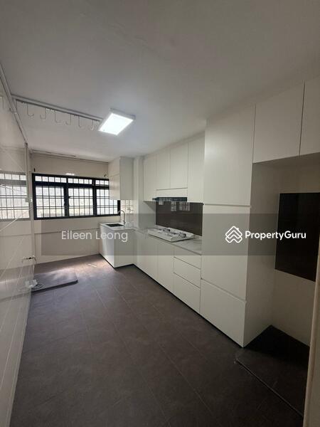 Prop-GPT: HDB Flat: D27 Yishun 265 Yishun Street 22