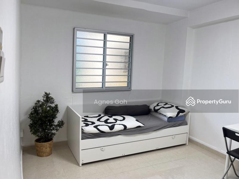 Prop-GPT: HDB Flat: D19  631 Hougang Avenue 8