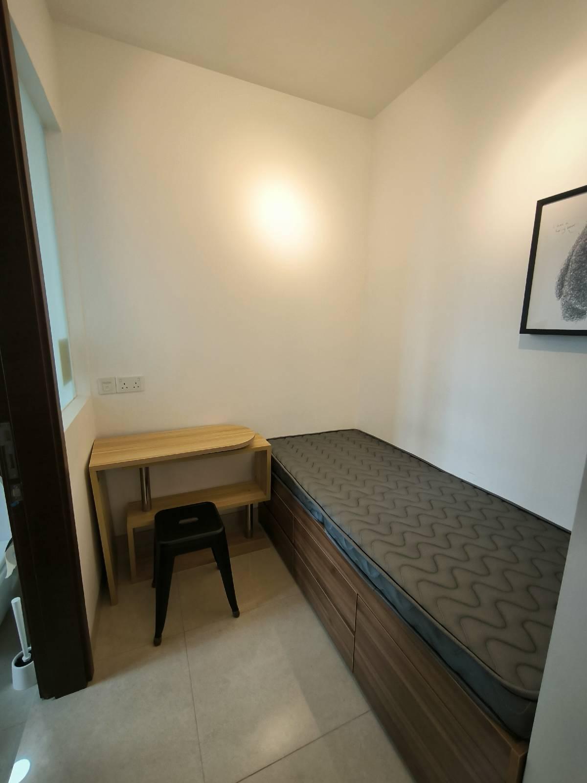 Centra Heights Condominium For Rent, $2,950, 2 Bed 1 Bath 463 sqft $6.37 psf