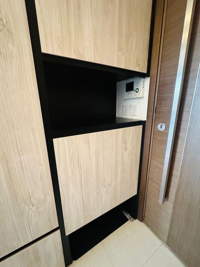 Centra Heights Condominium For Rent, $2,950, 2 Bed 1 Bath 463 sqft $6.37 psf