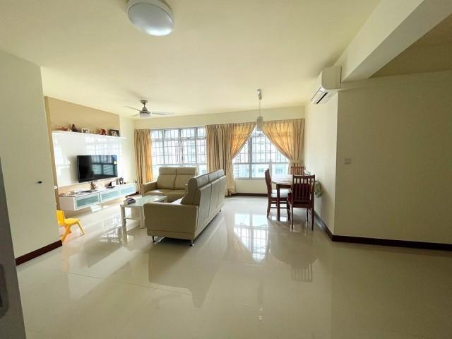 Prop-GPT: HDB Apartment: D19  164C Rivervale Crescent