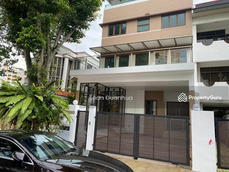 Semi-Detached for Rent: D19, 546581