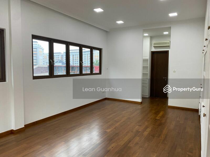 Semi-Detached for Rent: D19, 546581