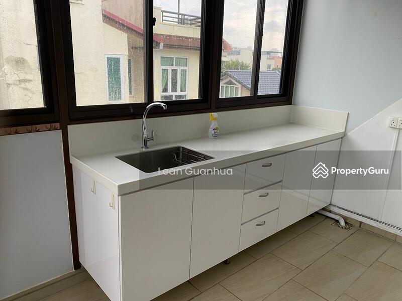 Semi-Detached for Rent: D19, 546581