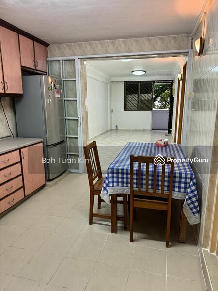 Prop-GPT: HDB Flat: D10 Holland 3 Ghim Moh Road
