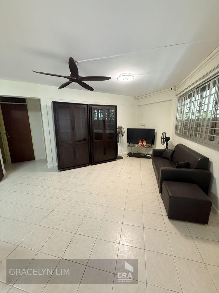 Prop-GPT: HDB - 3 room: D27 Yishun 108 Yishun Ring Road