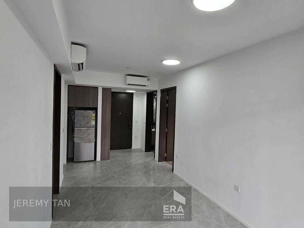 Prop-GPT: Condominium: D27 Yishun The Watergardens at Canberra