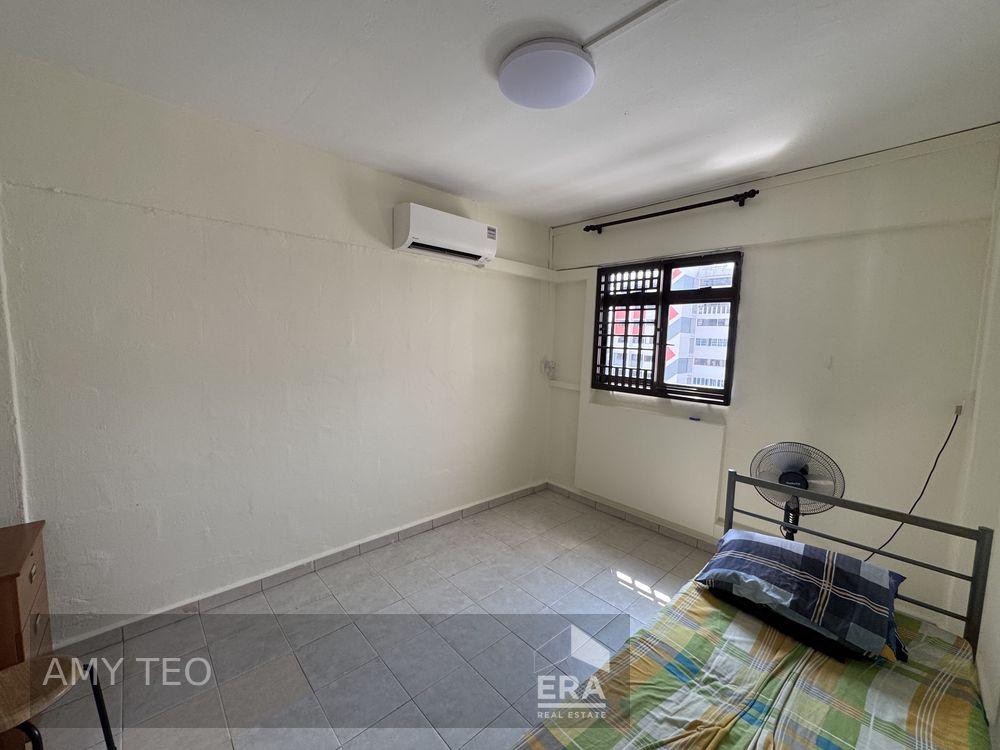 HDB - 1 room for Rent: Bedok North Street 2, Bedok, D16, 460114