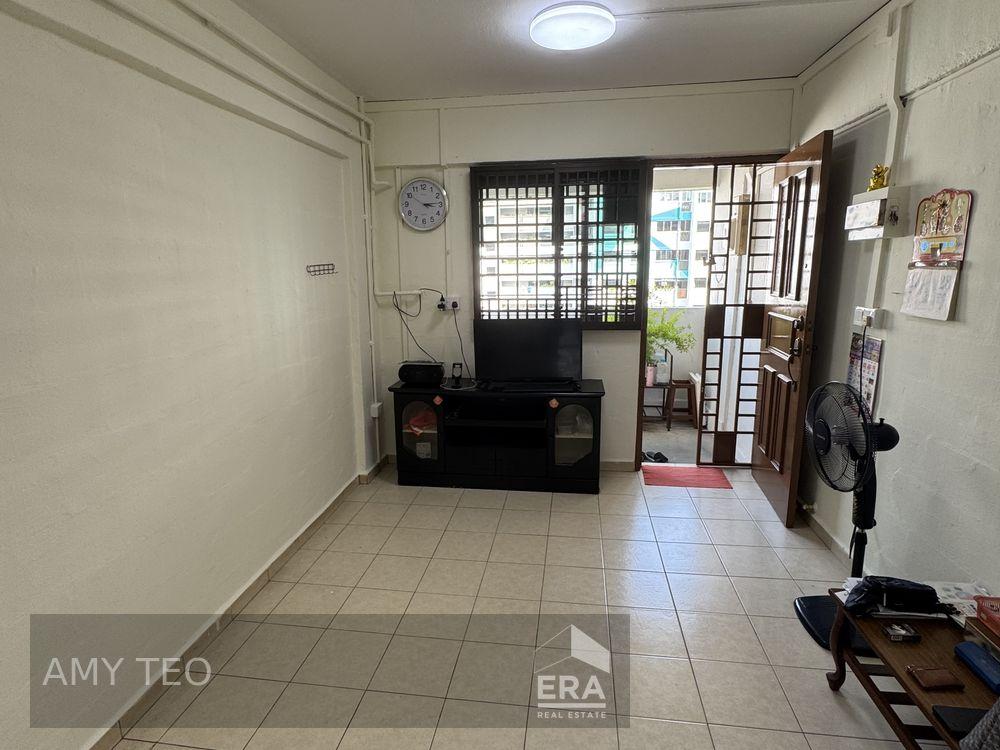 HDB - 1 room for Rent: Bedok North Street 2, Bedok, D16, 460114