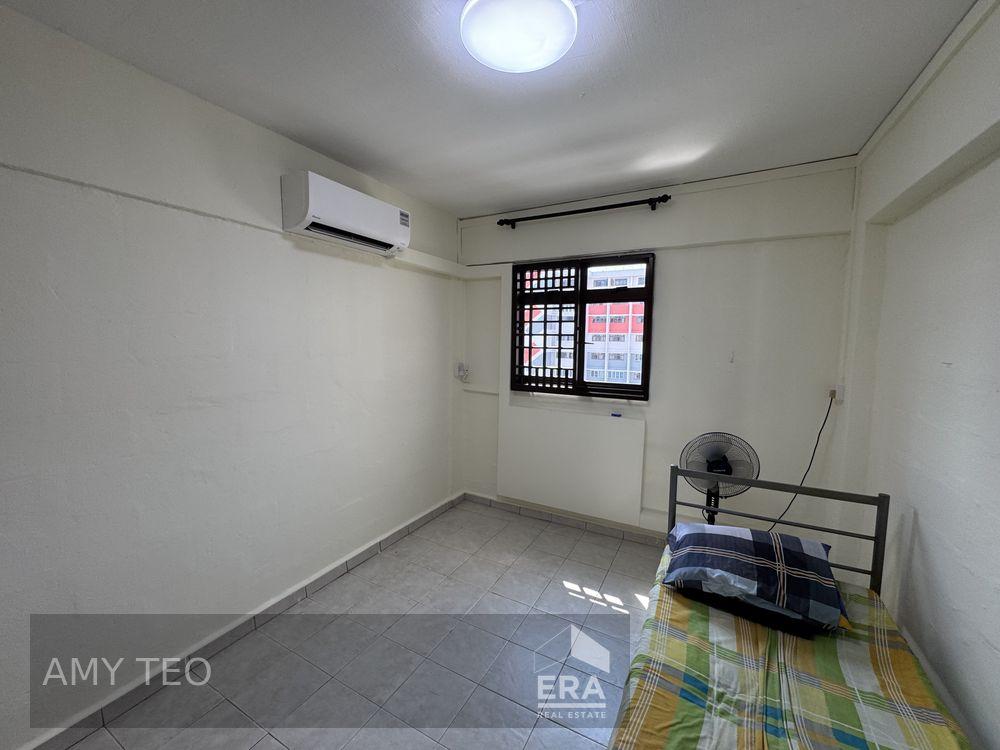 HDB - 1 room for Rent: Bedok North Street 2, Bedok, D16, 460114