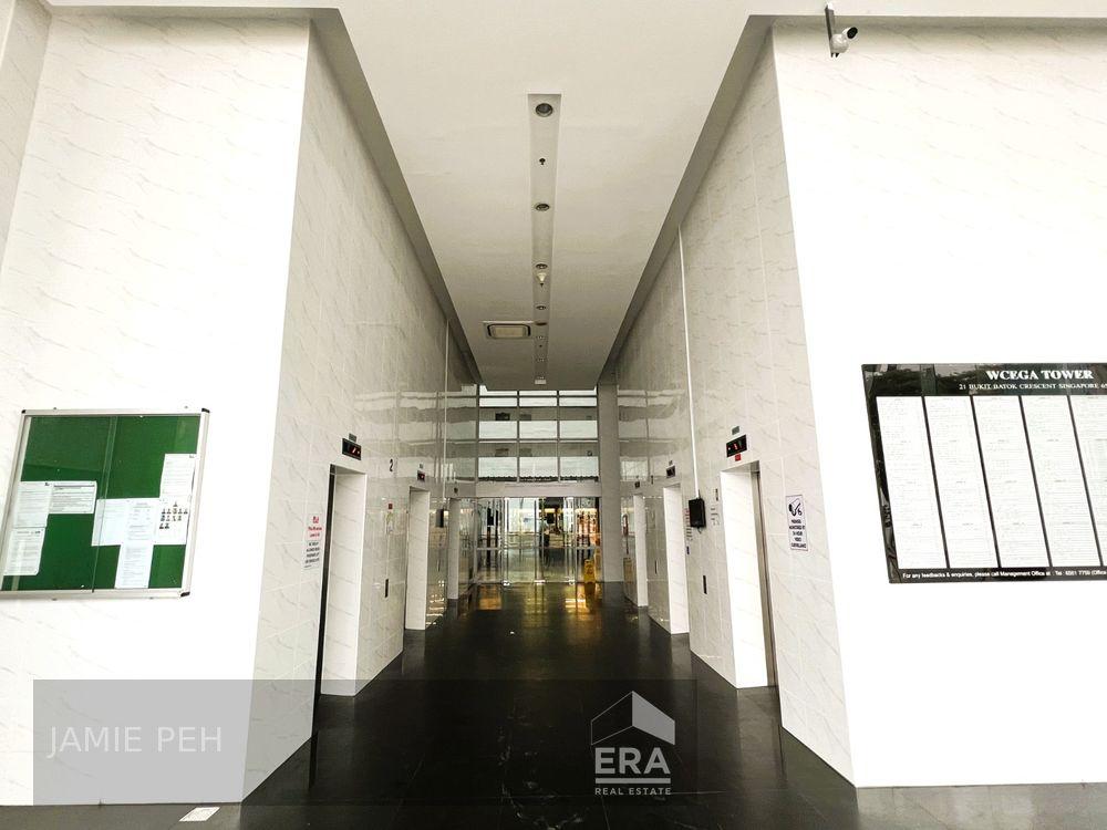 Commercial for Rent: Bukit Batok Crescent, Bukit Batok, D23, 658065