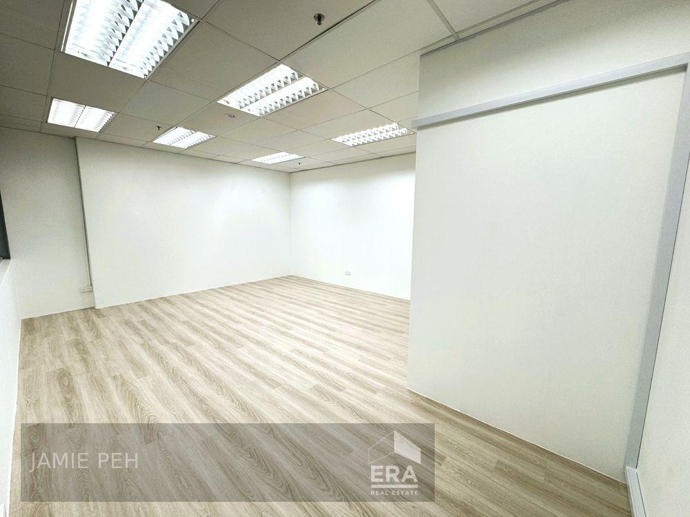 Commercial for Rent: Bukit Batok Crescent, Bukit Batok, D23, 658065