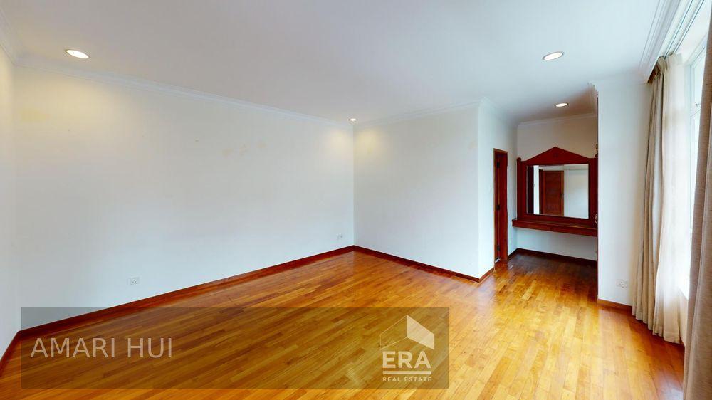 Bungalow for Rent: West Coast Road, West Coast, D05, 127433