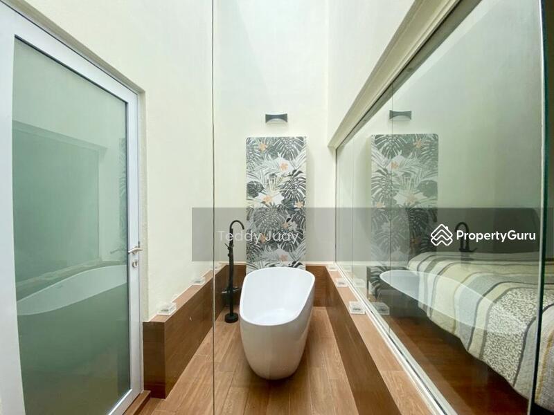 Country Park Condo