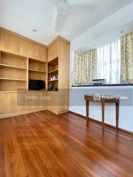 Country Park Condo