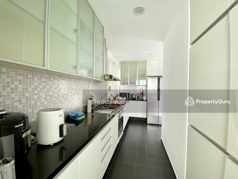 Country Park Condo