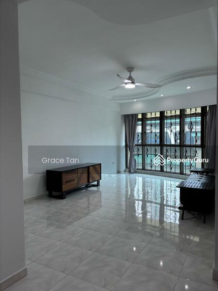 Prop-GPT: HDB Flat: D19 Punggol 199A Punggol Field