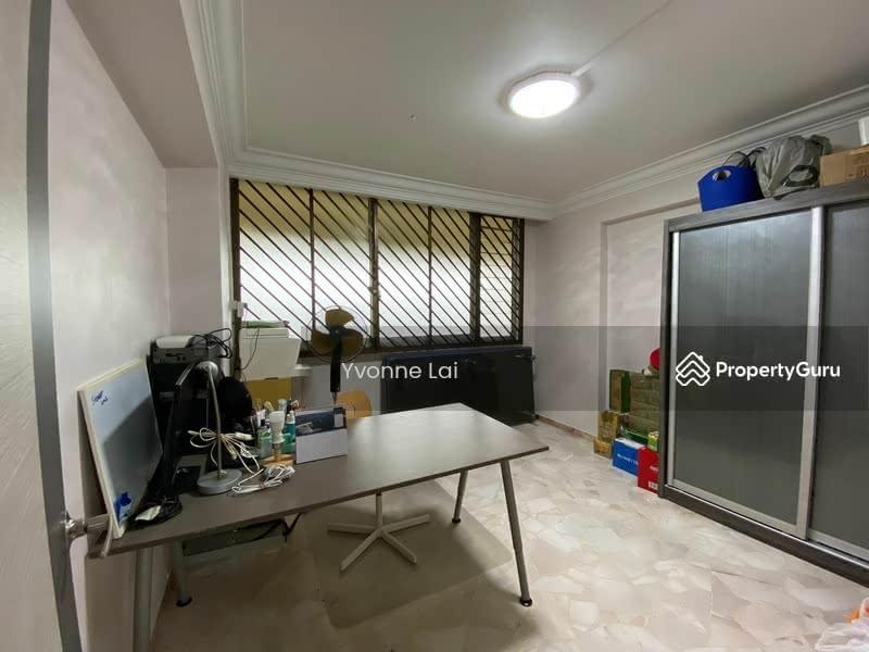 Prop-GPT: HDB Flat: D19  403 Serangoon Avenue 1
