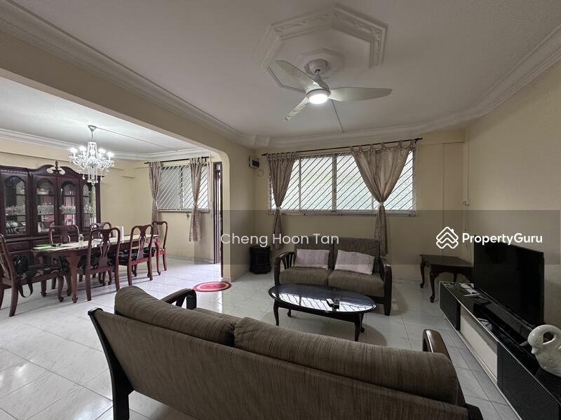 Prop-GPT: HDB Flat: D18  162 Simei Road