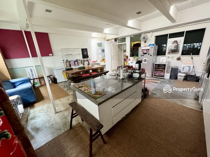 Renovated 2 Storey house 4 bed w Outdoor Patio, Garden Near GESS, UWC