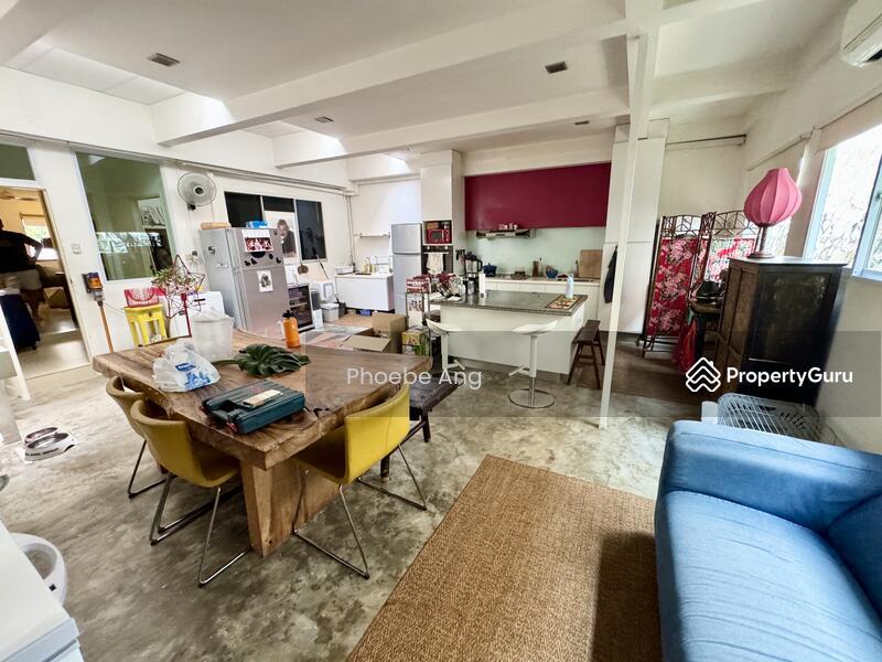 Renovated 2 Storey house 4 bed w Outdoor Patio, Garden Near GESS, UWC