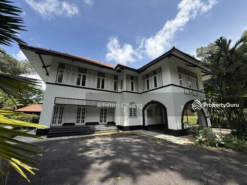Prop-GPT: Bungalow: D11  BEAUTIFUL BLACK & WHITE BUNGALOW GOOD CLASS LOCATION (HISTORIC CONSERVATION COLONIAL HOUSE)