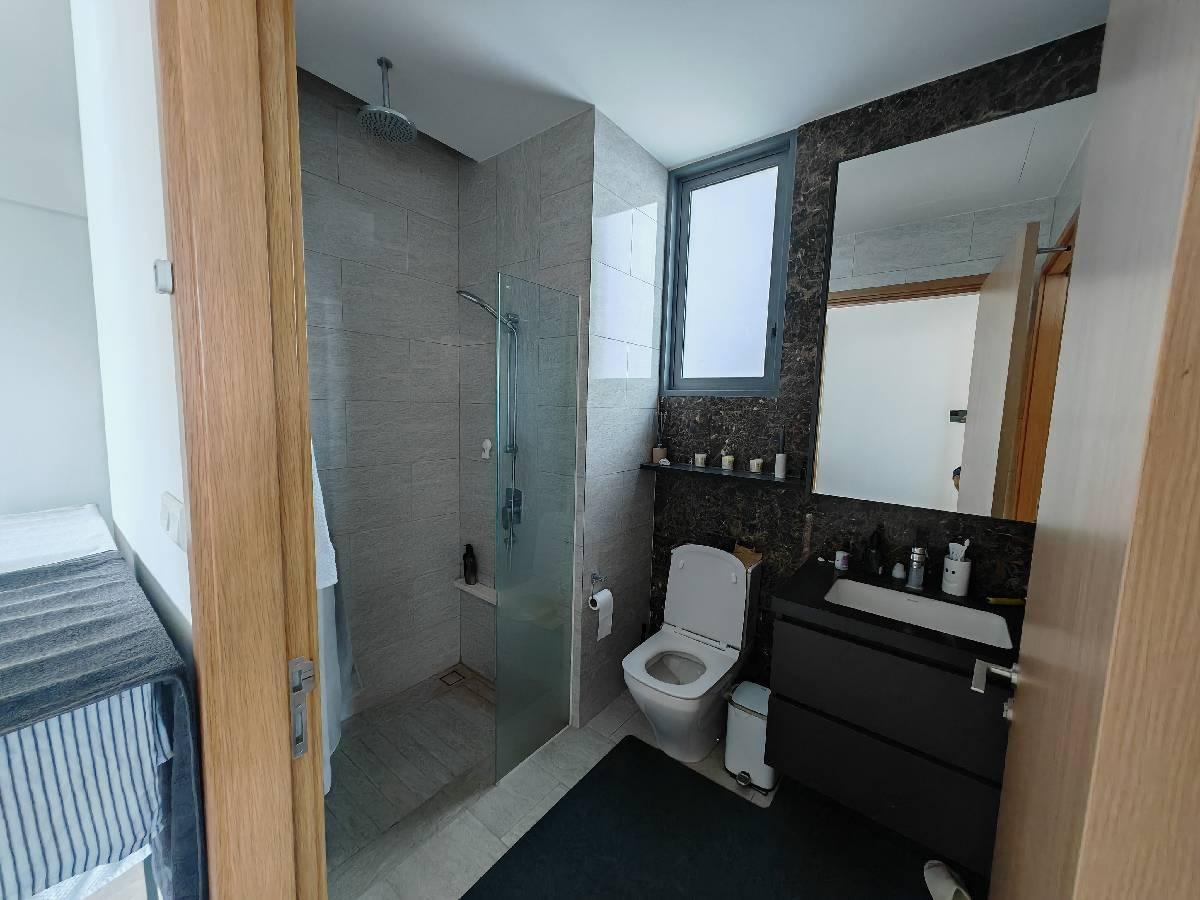 Condominium for Rent: D07, 199597