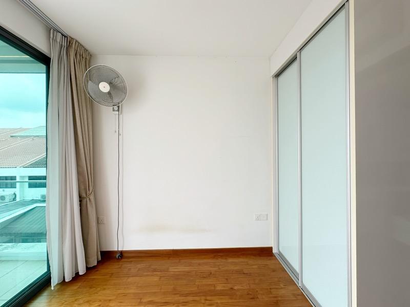 Isuites @ palm Condominium For Rent, $3,000, 2 Bed 1 Bath 635 sqft $4.72 psf