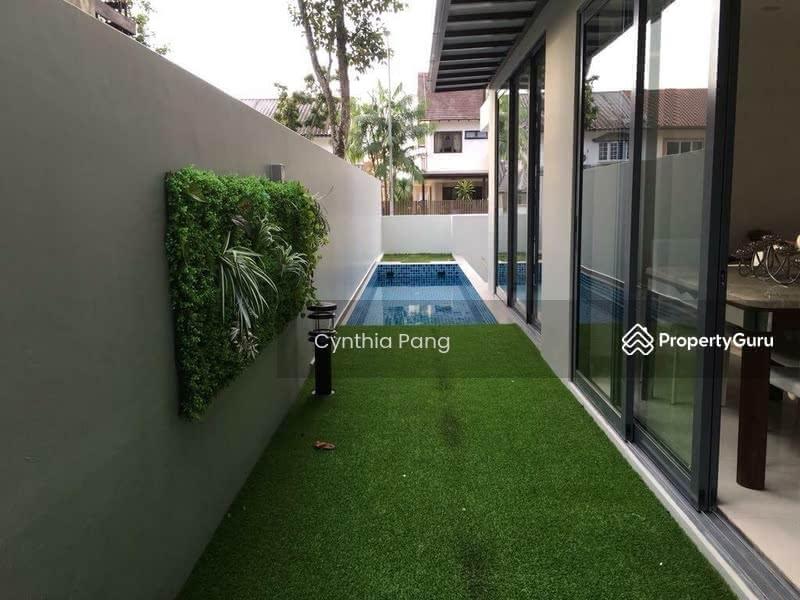 Prop-GPT: Semi-Detached: D26  Back to Back luxurious semi d in springleaf with pool and lift