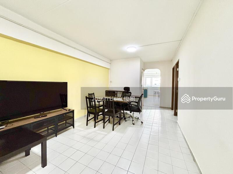 Prop-GPT: HDB Flat: D27 Yishun 128 Yishun Street 11