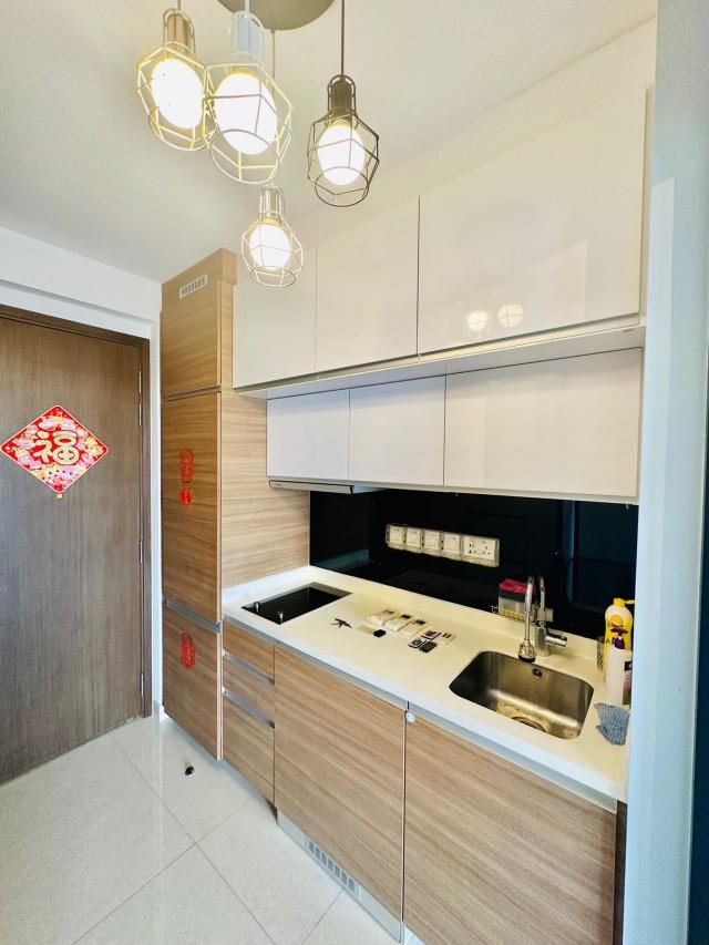 Centra Heights Condominium For Rent, $2,850, 1 Bed 1 Bath 463 sqft $6.16 psf
