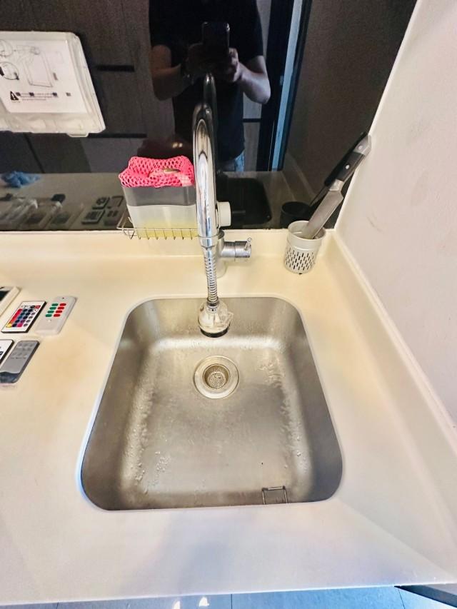 Centra Heights Condominium For Rent, $2,850, 1 Bed 1 Bath 463 sqft $6.16 psf