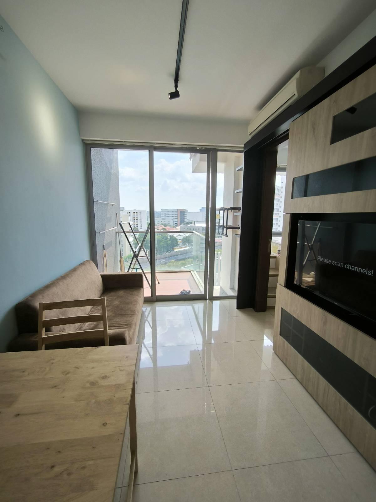 Centra Heights Condominium For Rent, $2,850, 1 Bed 1 Bath 463 sqft $6.16 psf
