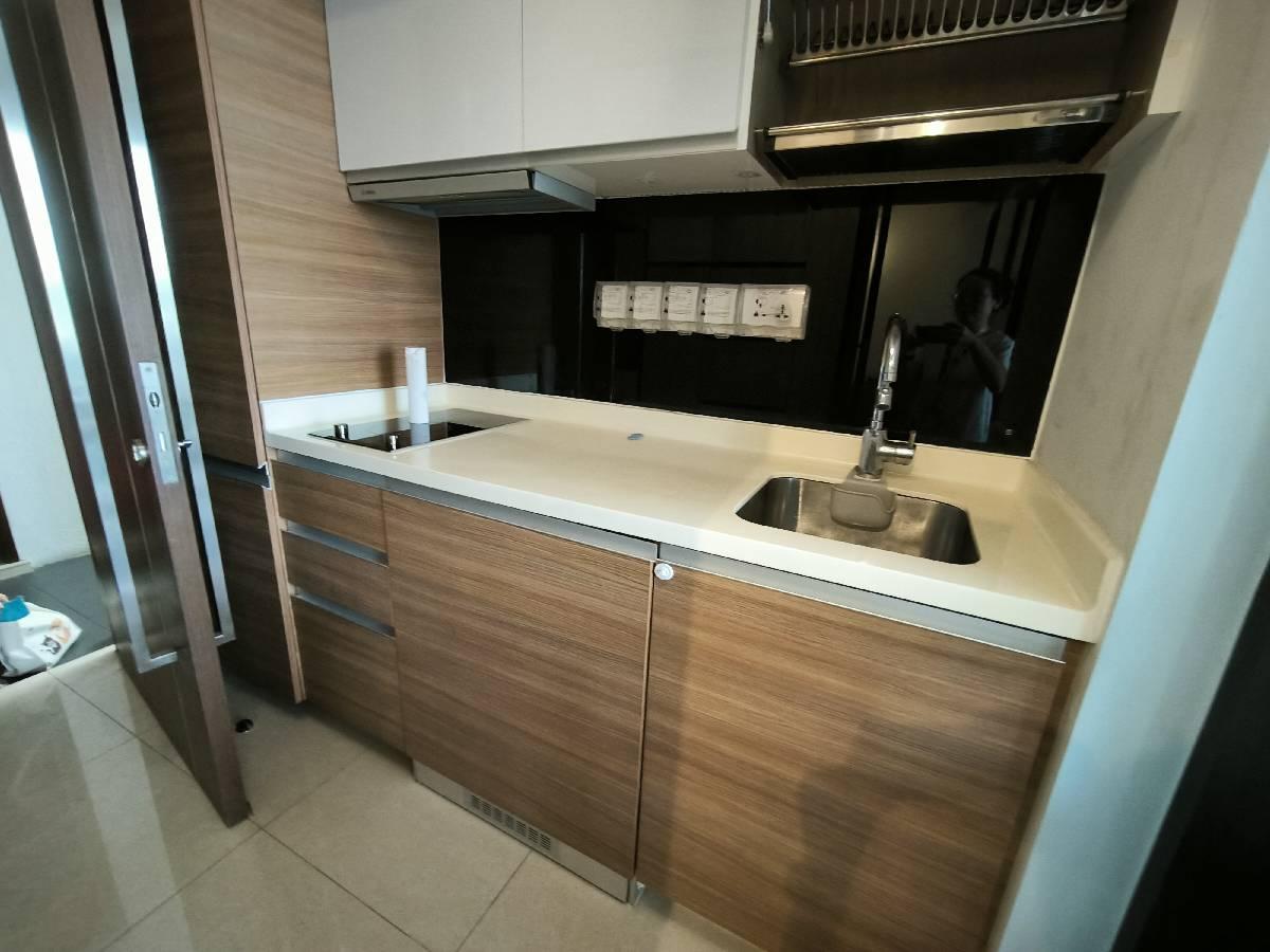 Centra Heights Condominium For Rent, $2,850, 1 Bed 1 Bath 463 sqft $6.16 psf