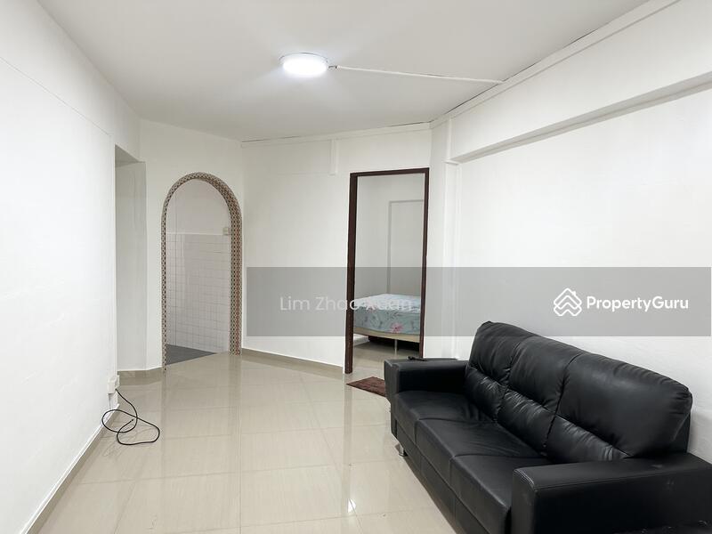 Prop-GPT: HDB Flat: D27 Yishun 111 Yishun Ring Road