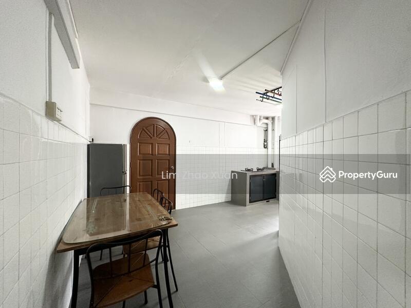 HDB Flat for Rent: Yishun, D27, 760111