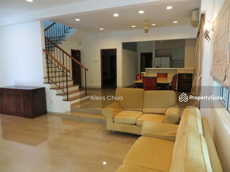 Prop-GPT: Semi-Detached: D10  Duchess Gardens