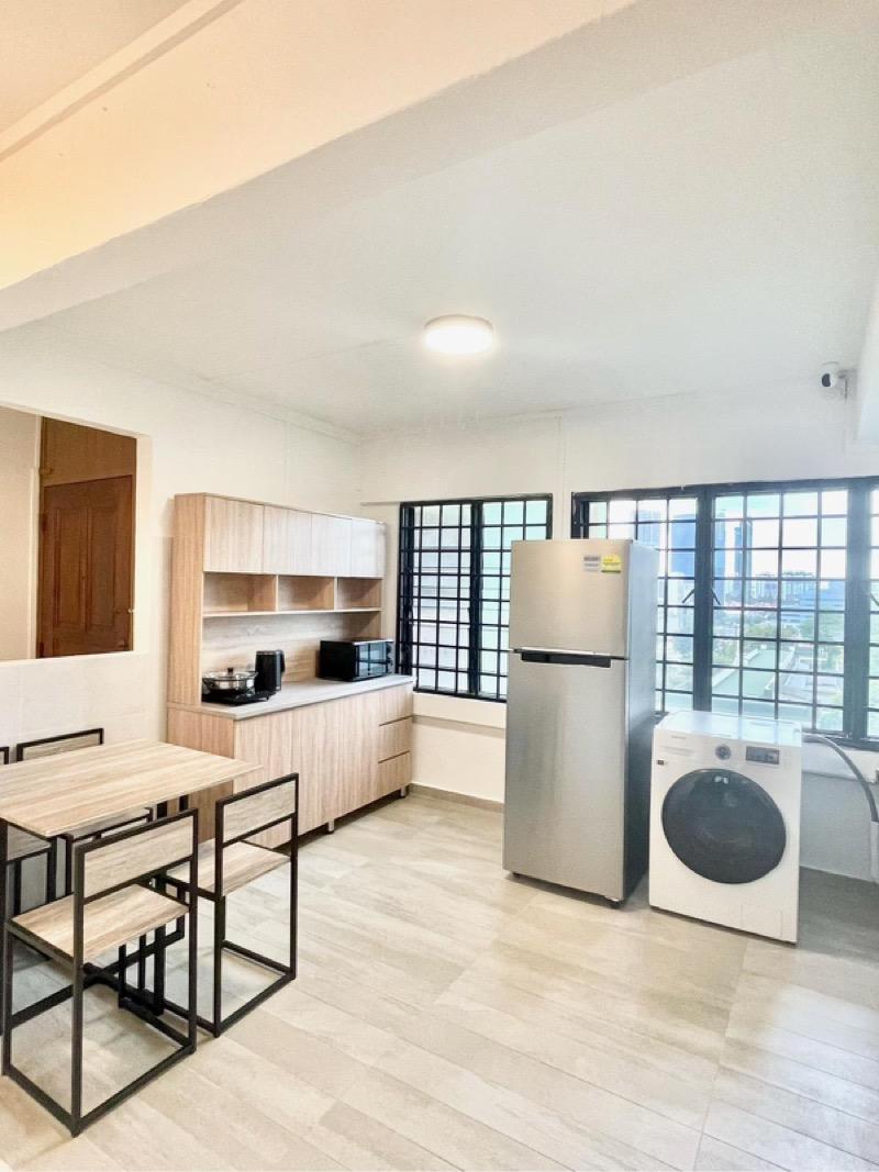 People's Park Complex Apartment Room Rental, $1,599, 1 Bed 1 Bath 150 sqft $10.66 psf
