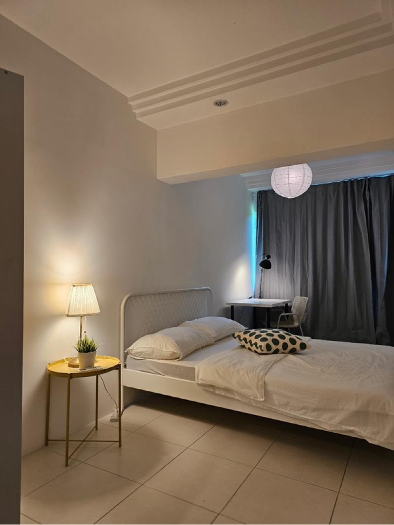 One Tree Hill Mansions Apartment Room Rental, $1,350, 1 Bed 150 sqft $9.00 psf