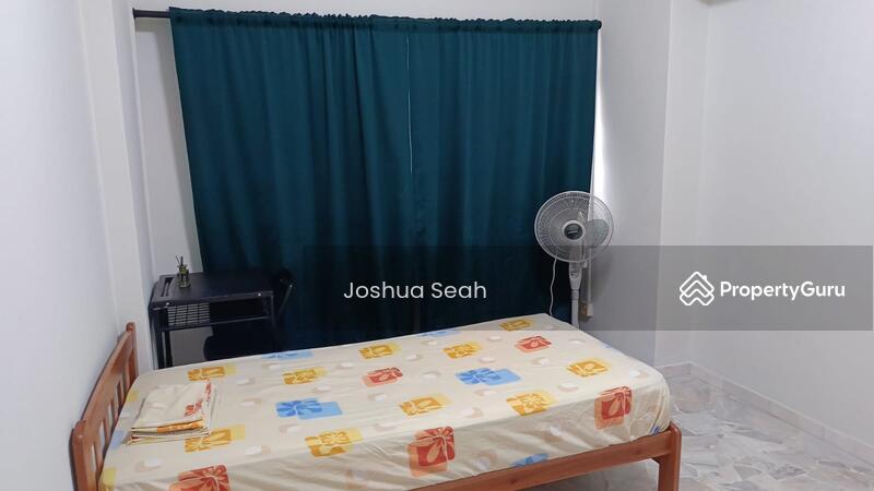 Prop-GPT: HDB Flat: D18  450C Tampines Street 42