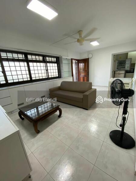 Prop-GPT: HDB Flat: D20 Ang Mo Kio 700B Ang Mo Kio Avenue 6