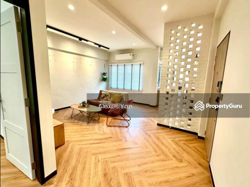 Almost New Renovated Walk-Up Apartment in Bukit Timah! Walk To MRT