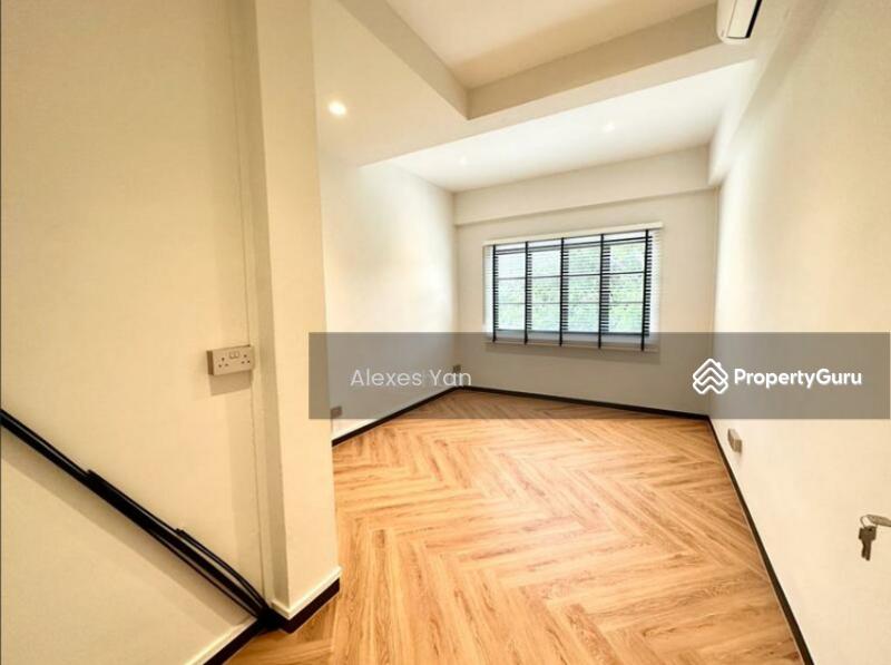 Almost New Renovated Walk-Up Apartment in Bukit Timah! Walk To MRT