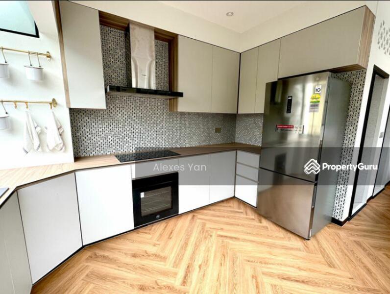Almost New Renovated Walk-Up Apartment in Bukit Timah! Walk To MRT