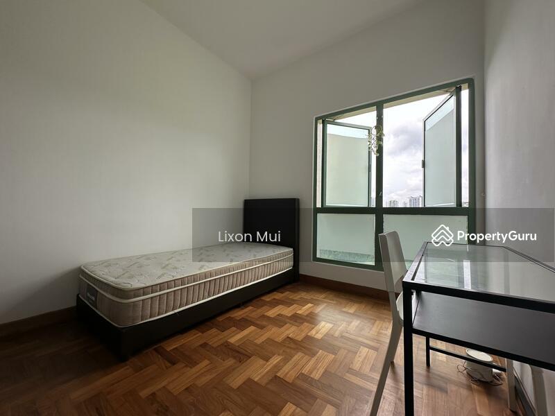 Prop-GPT: Condominium: D23 Hillview Hillview Park