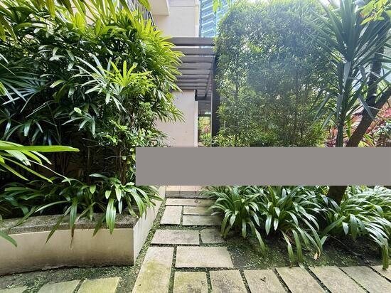 Robertson 100 Apartment For Rent, $6,800, 3 Bed 2 Bath 1,378 sqft $4.93 psf