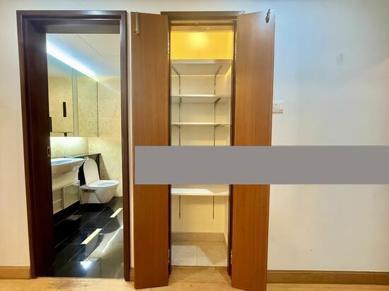 Robertson 100 Apartment For Rent, $6,800, 3 Bed 2 Bath 1,378 sqft $4.93 psf